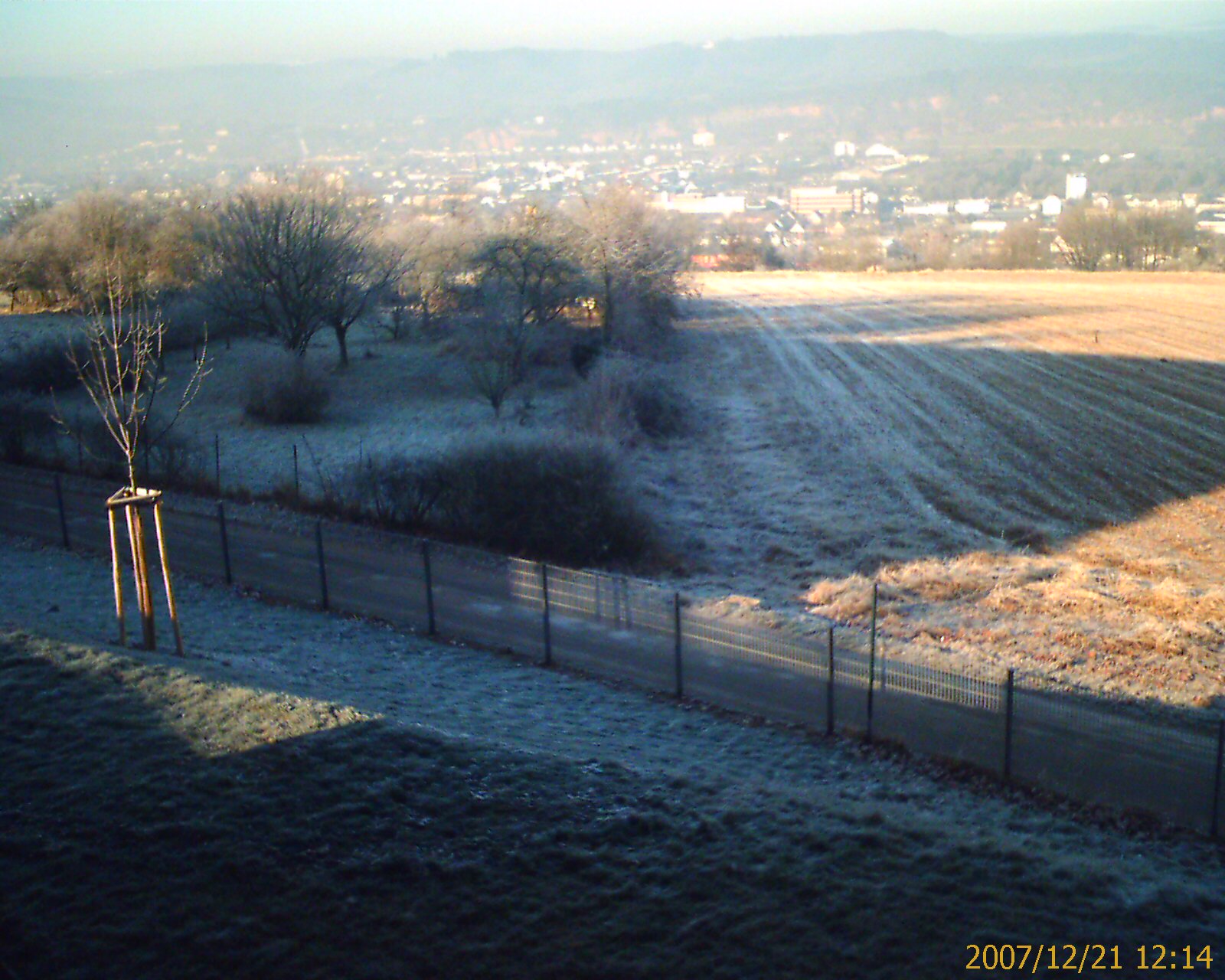 Zwei Gesichter eines Wintertages: Sonne am Mittag